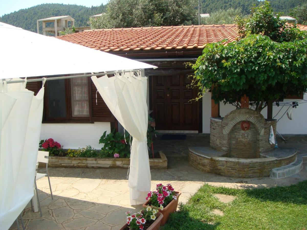 Ferienwohnung Jenny'S Garden Vourvourou Exterior foto